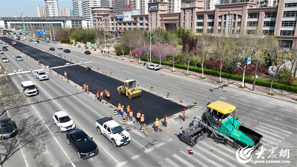 拆除绿化带改建车行道！华庭路与学院西路路口东西两侧主路完工(图2)